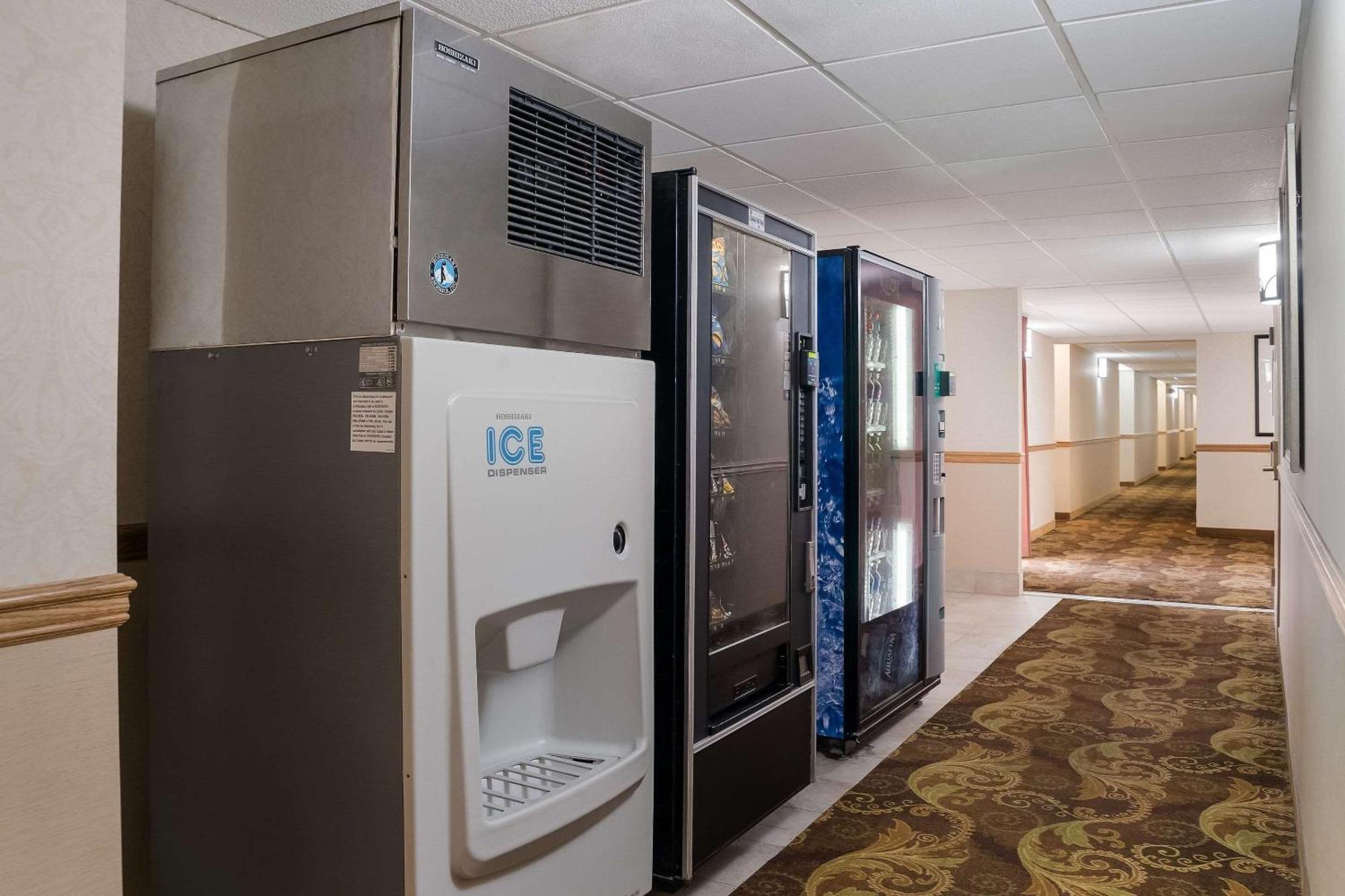 Quality Inn & Suites Saginaw Εξωτερικό φωτογραφία