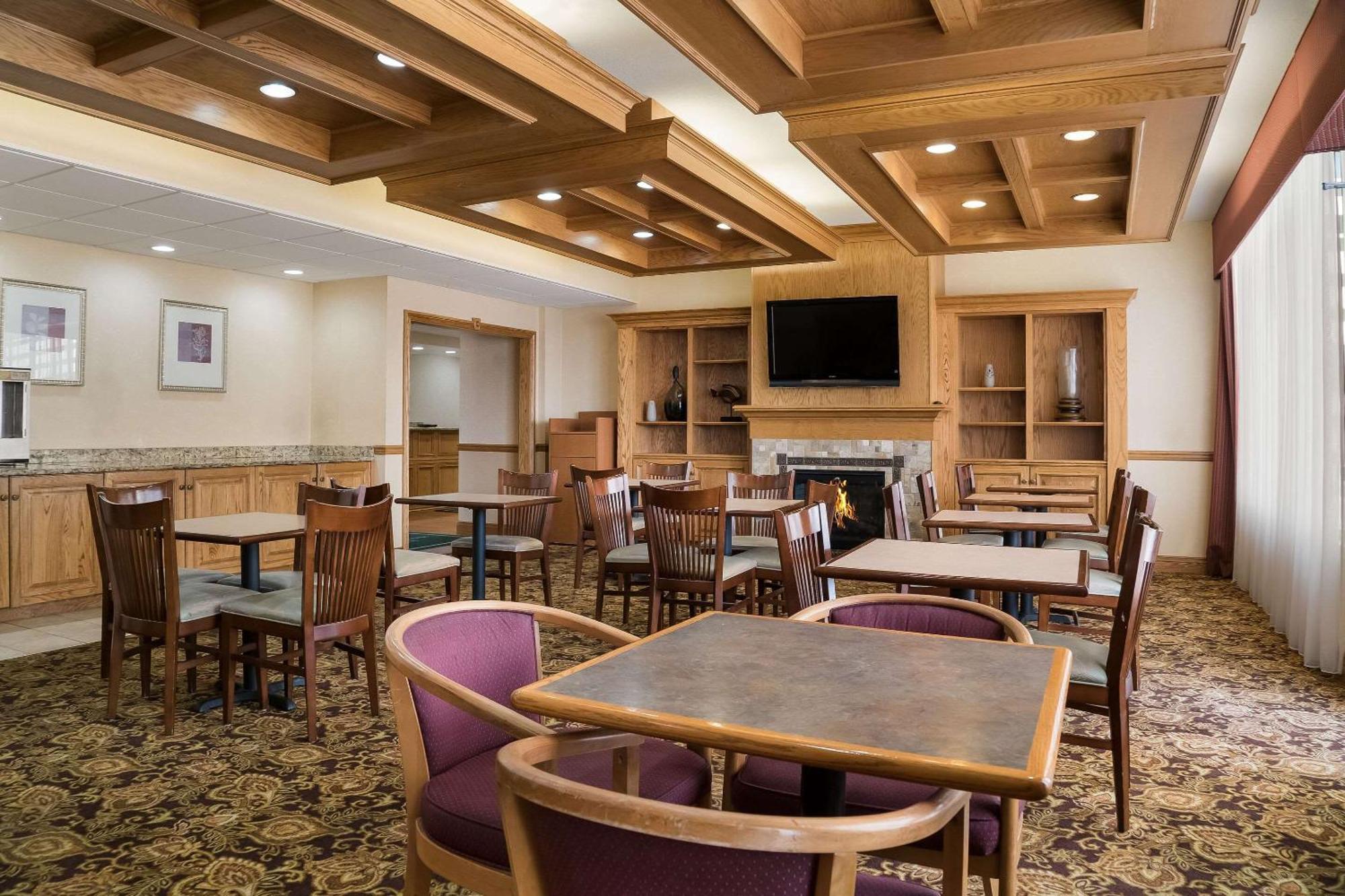 Quality Inn & Suites Saginaw Εξωτερικό φωτογραφία
