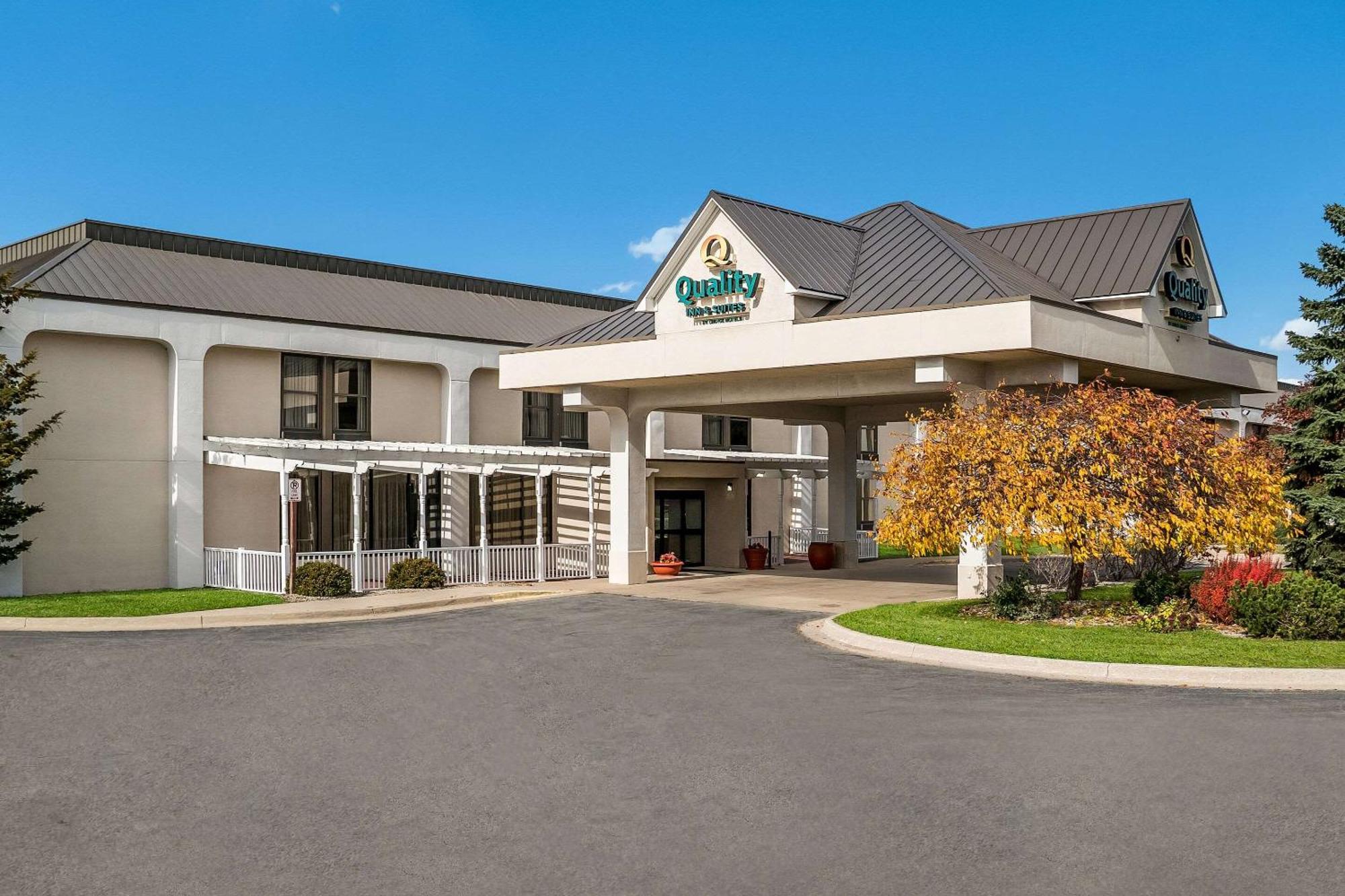 Quality Inn & Suites Saginaw Εξωτερικό φωτογραφία
