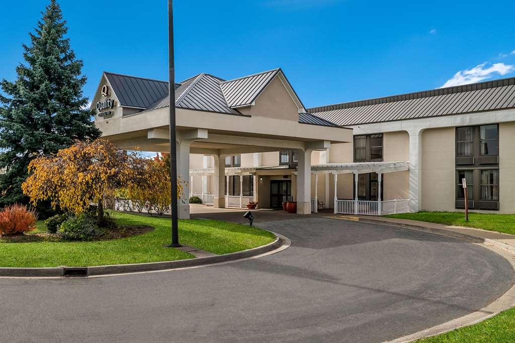 Quality Inn & Suites Saginaw Εξωτερικό φωτογραφία