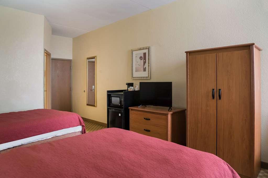 Quality Inn & Suites Saginaw Δωμάτιο φωτογραφία