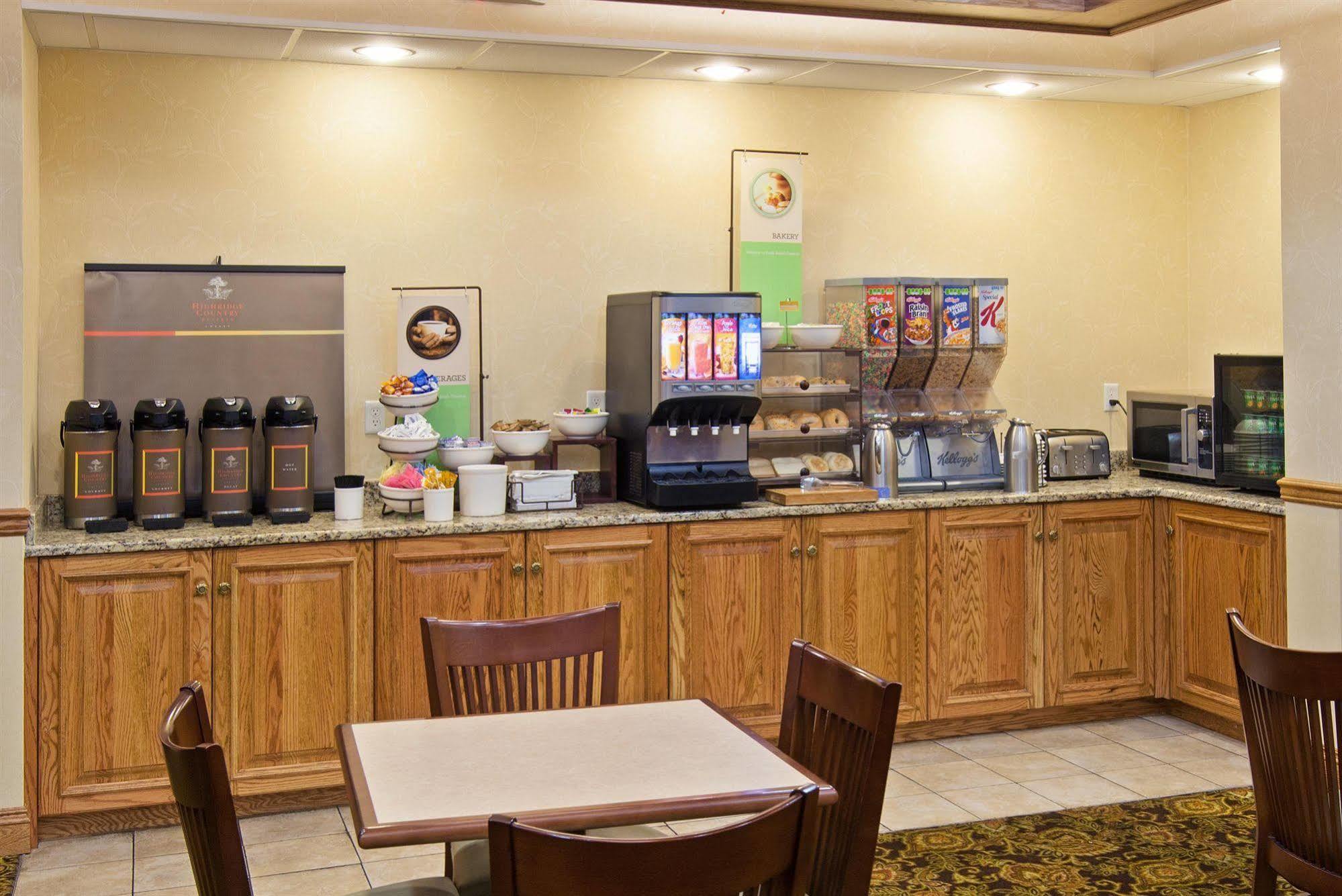 Quality Inn & Suites Saginaw Εστιατόριο φωτογραφία
