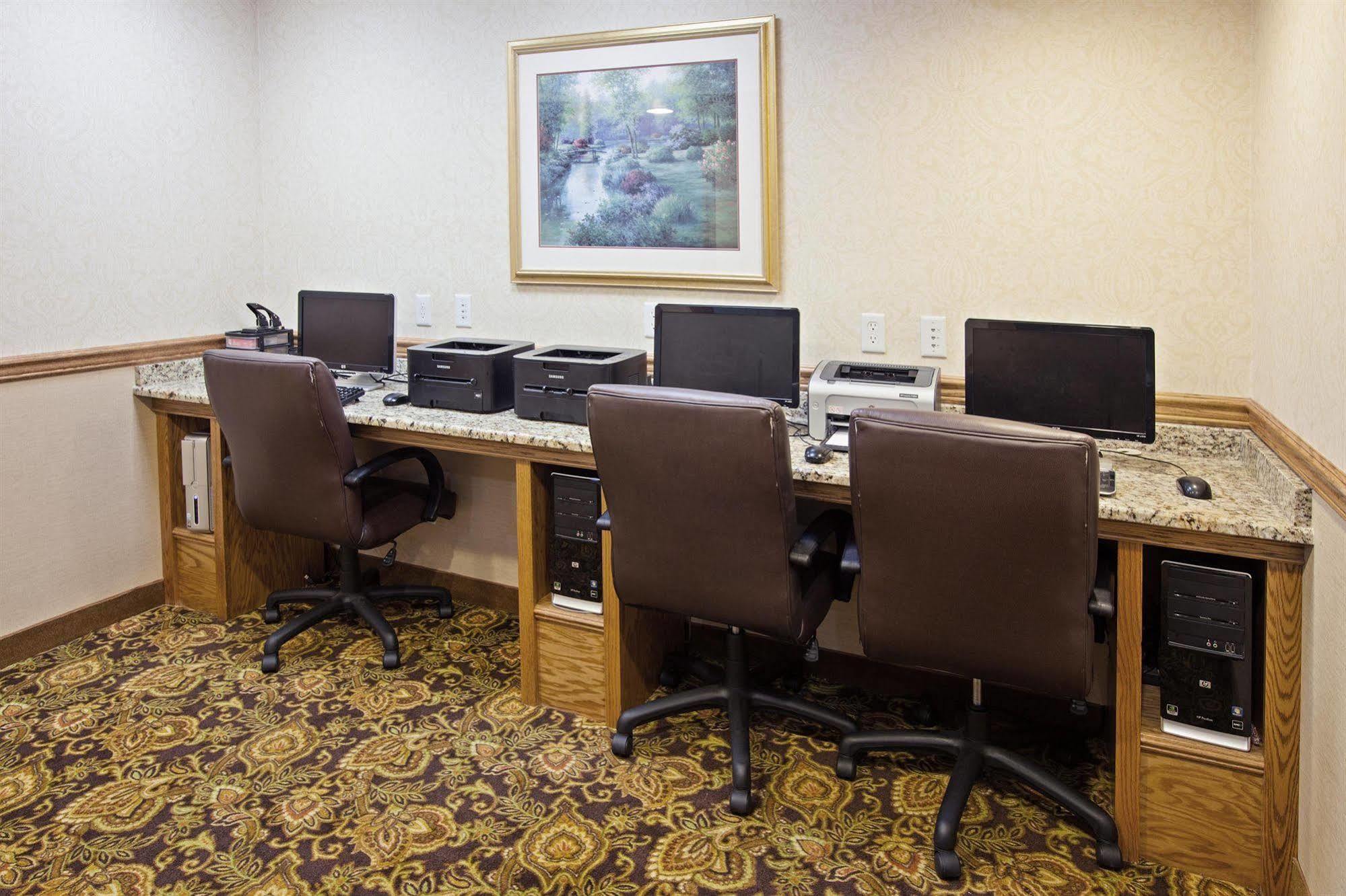 Quality Inn & Suites Saginaw Επιχειρήσεις φωτογραφία